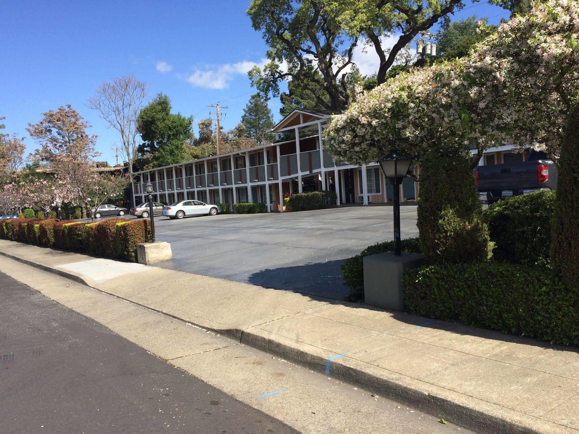 Oak 3* Palo Alto